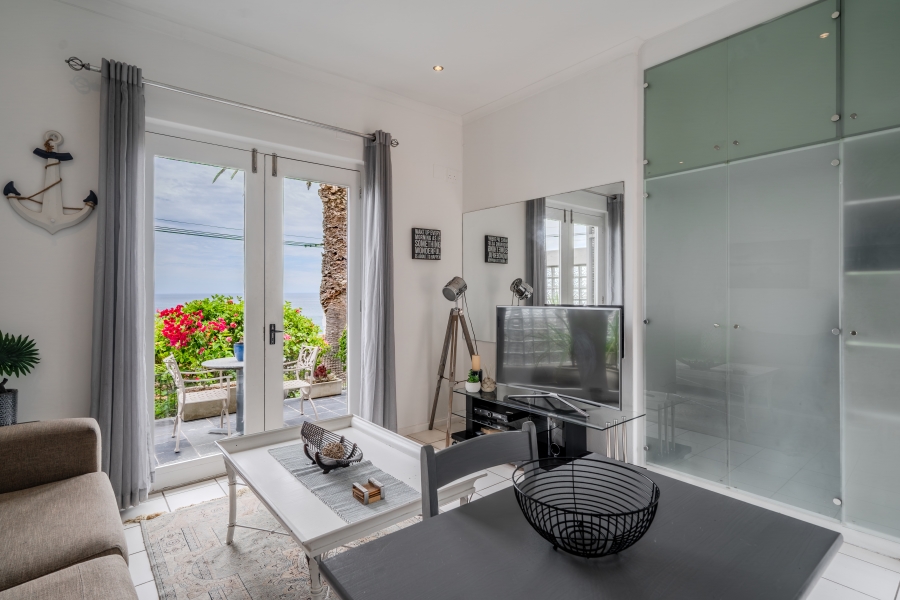 To Let 1 Bedroom Property for Rent in Camps Bay Western Cape